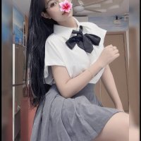 Yến Nhi gái gọi nha trang có nụ cười tỏa nắng và ánh mắt quyến rũ