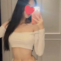 Ngọc Trinh có nét đẹp nổi bật vòng eo thon gọn quyến rũ
